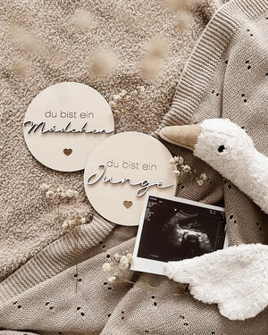 du bist ein Junge / Mädchen Meilensteinkarte - Holzschilder für unvergessliche Baby-Momente