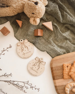 Geschenkanhänger Christbaumschmuck aus Holz – Persönliche Weihnachtsdeko