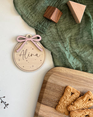 Geschenkanhänger Christbaumschmuck aus Holz – Schleife Persönliche Weihnachtsdeko