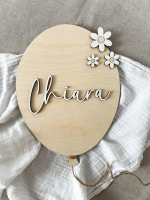 Personalisierter Ballon aus Holz mit Namen und Blumen in verschiedenen Variationen - BohoWildflowerVibes