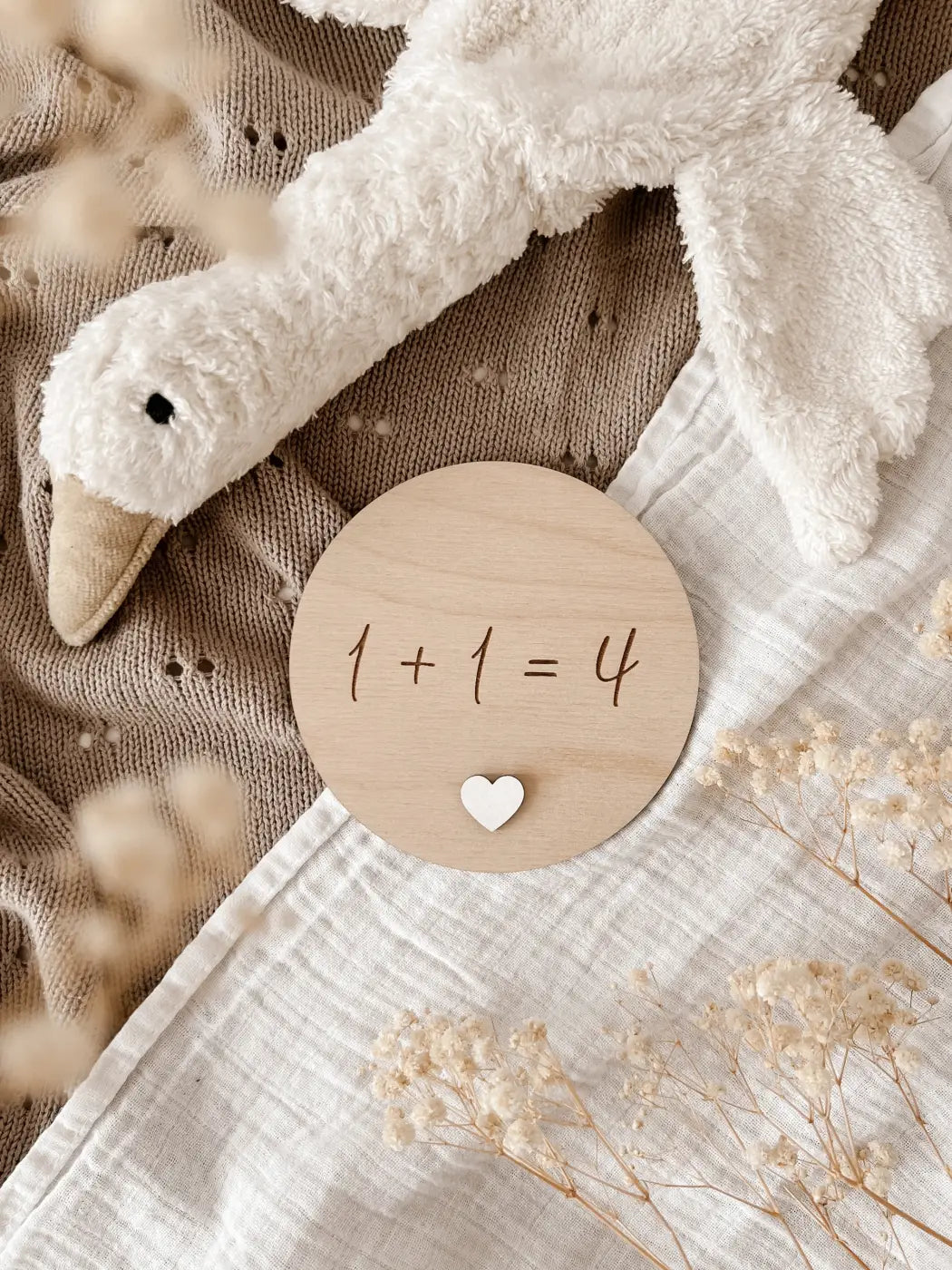 1 + 1 = 3, 4, 5 - Wir bekommen ein Baby - BohoWildflowerVibes