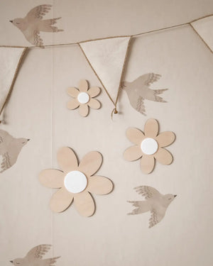 3 Holzblumen Birke Weiß – Elegante Blütenwanddeko fürs Kinderzimmer