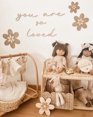 Schriftzug - you are so loved