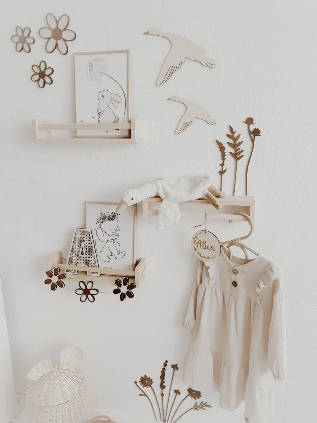 3 Holzblumen - Nussbraun Gänseblümchen Wanddeko für Kinderzimmer und Babyzimmer