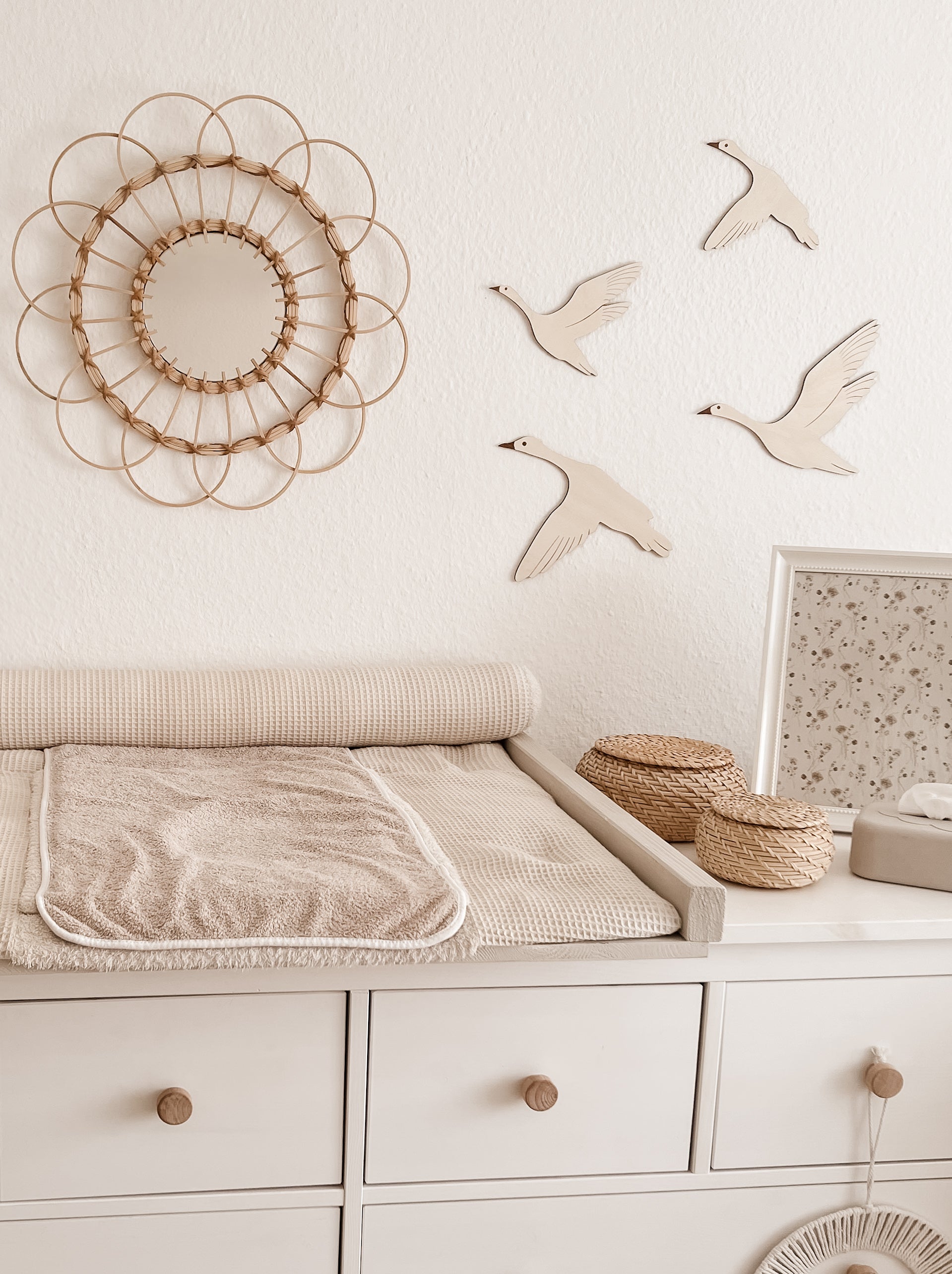 4 Fluggänse aus Holz - graviert - BohoWildflowerVibes