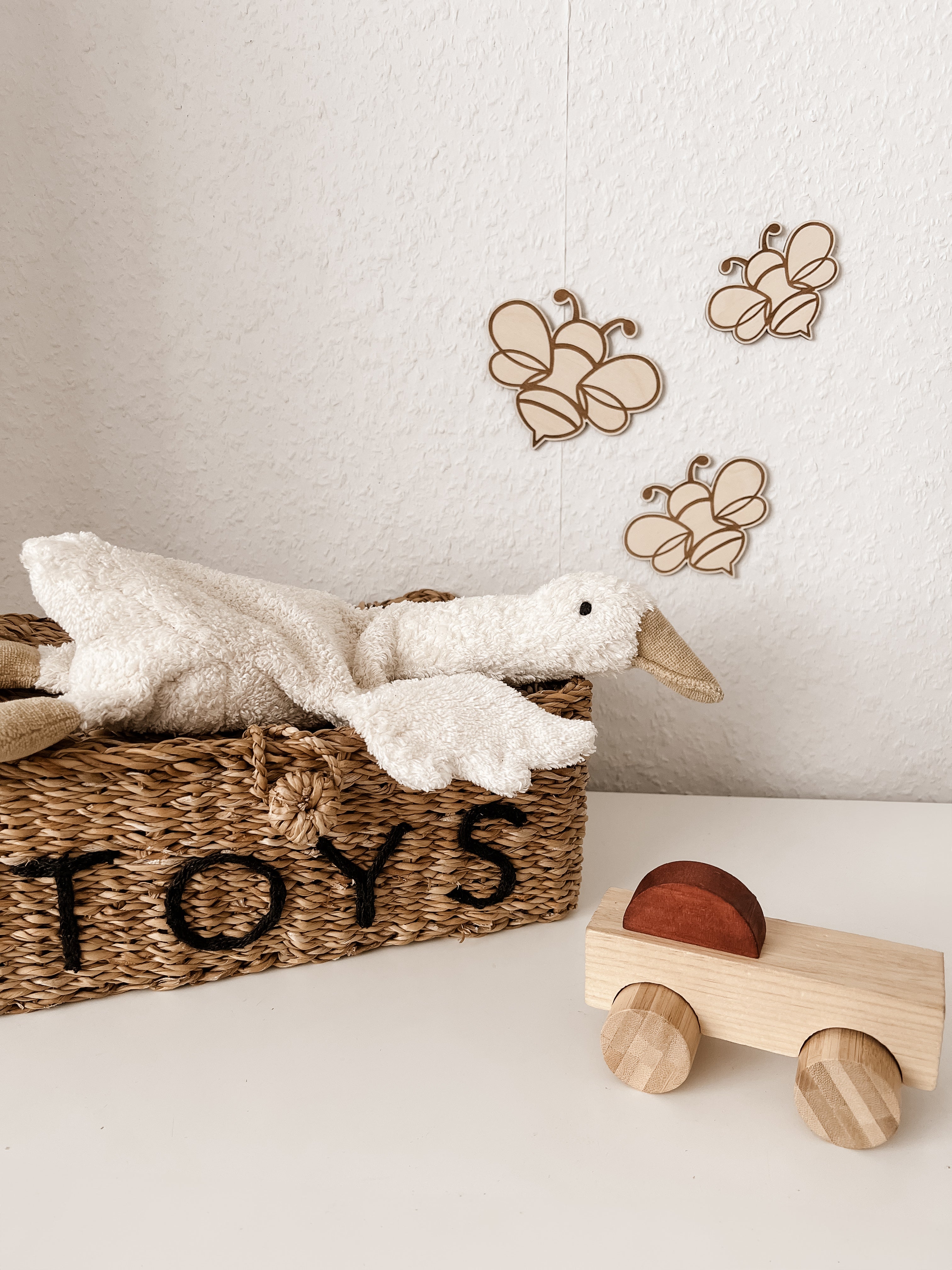 Bienen aus Holz graviert