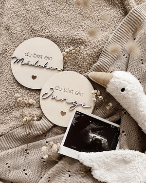 du bist ein Junge / Mädchen Meilensteinkarte - Holzschilder für unvergessliche Baby-Momente