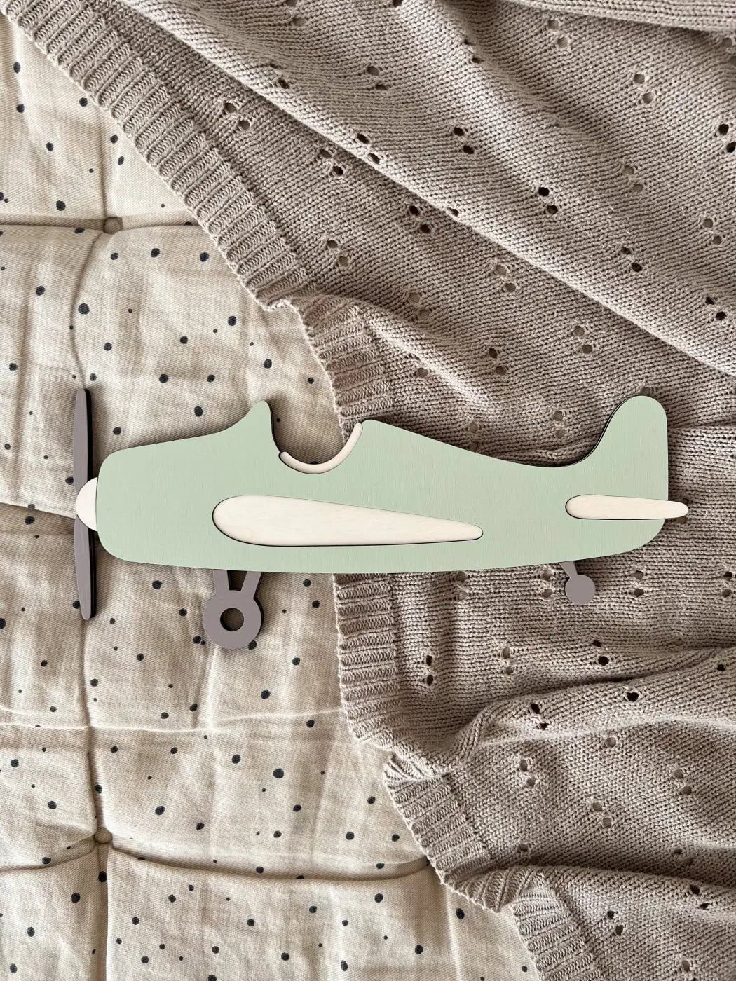 Flugzeug aus Holz - Grün - BohoWildflowerVibes