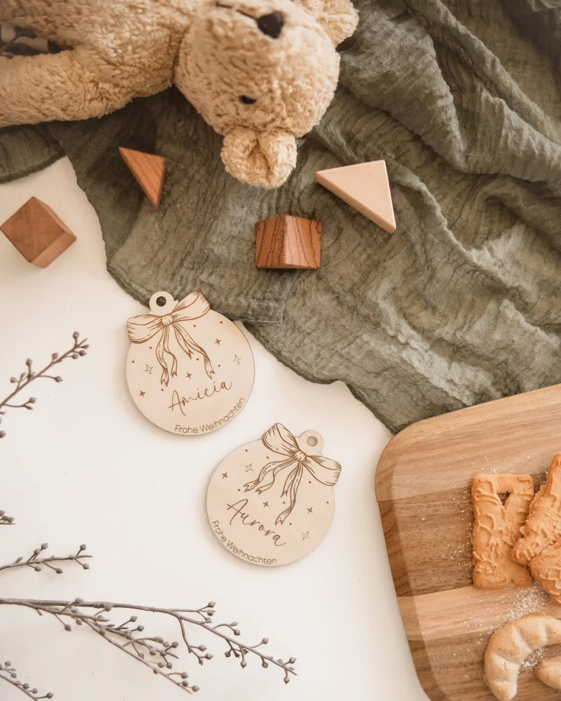 Geschenkanhänger Christbaumschmuck aus Holz – Persönliche Weihnachtsdeko
