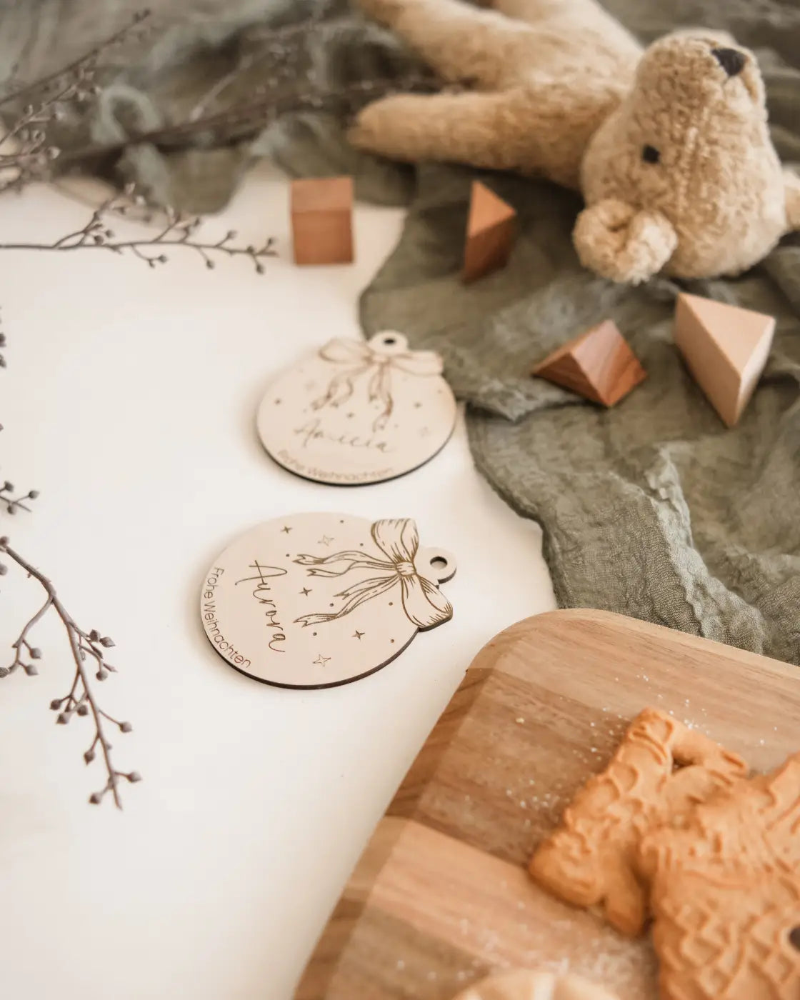 Geschenkanhänger Christbaumschmuck aus Holz – Persönliche Weihnachtsdeko