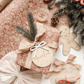Geschenkanhänger Christbaumschmuck aus Holz – Schleife Persönliche Weihnachtsdeko