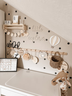 Heißluftballon aus Holz – Wanddeko in Weiß-Birke