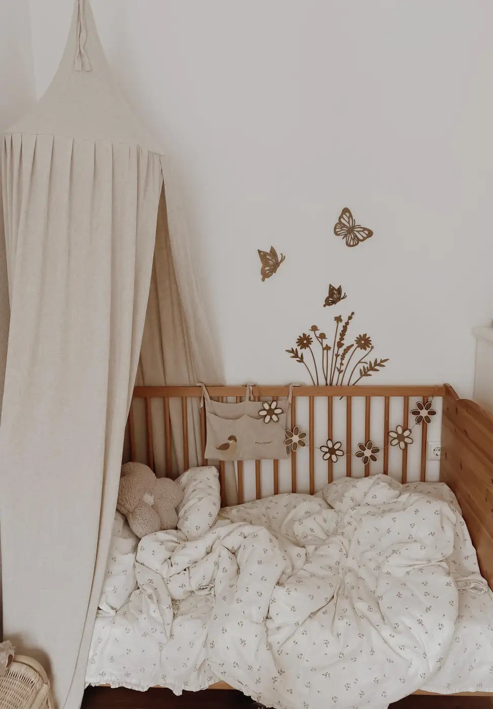 Holzblumen Girlande, Wimpelkette, Dekoration Kinderzimmer und Babyzimmer - BohoWildflowerVibes