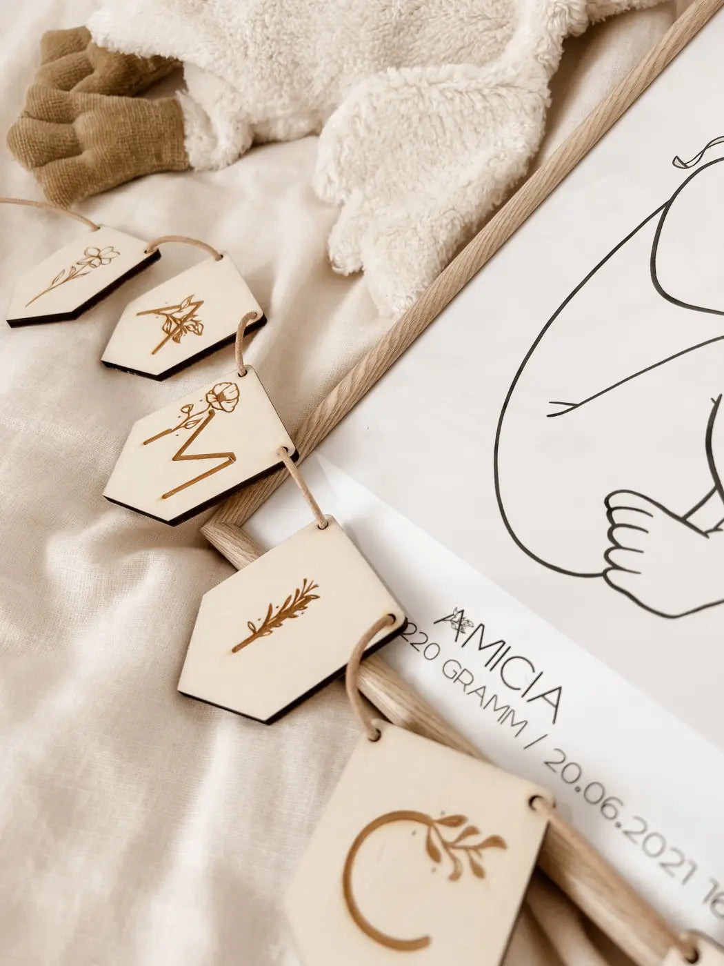 Kleine Wimpelkette aus Holz personalisiert mit Namen | Boho Kinderzimmer Deko