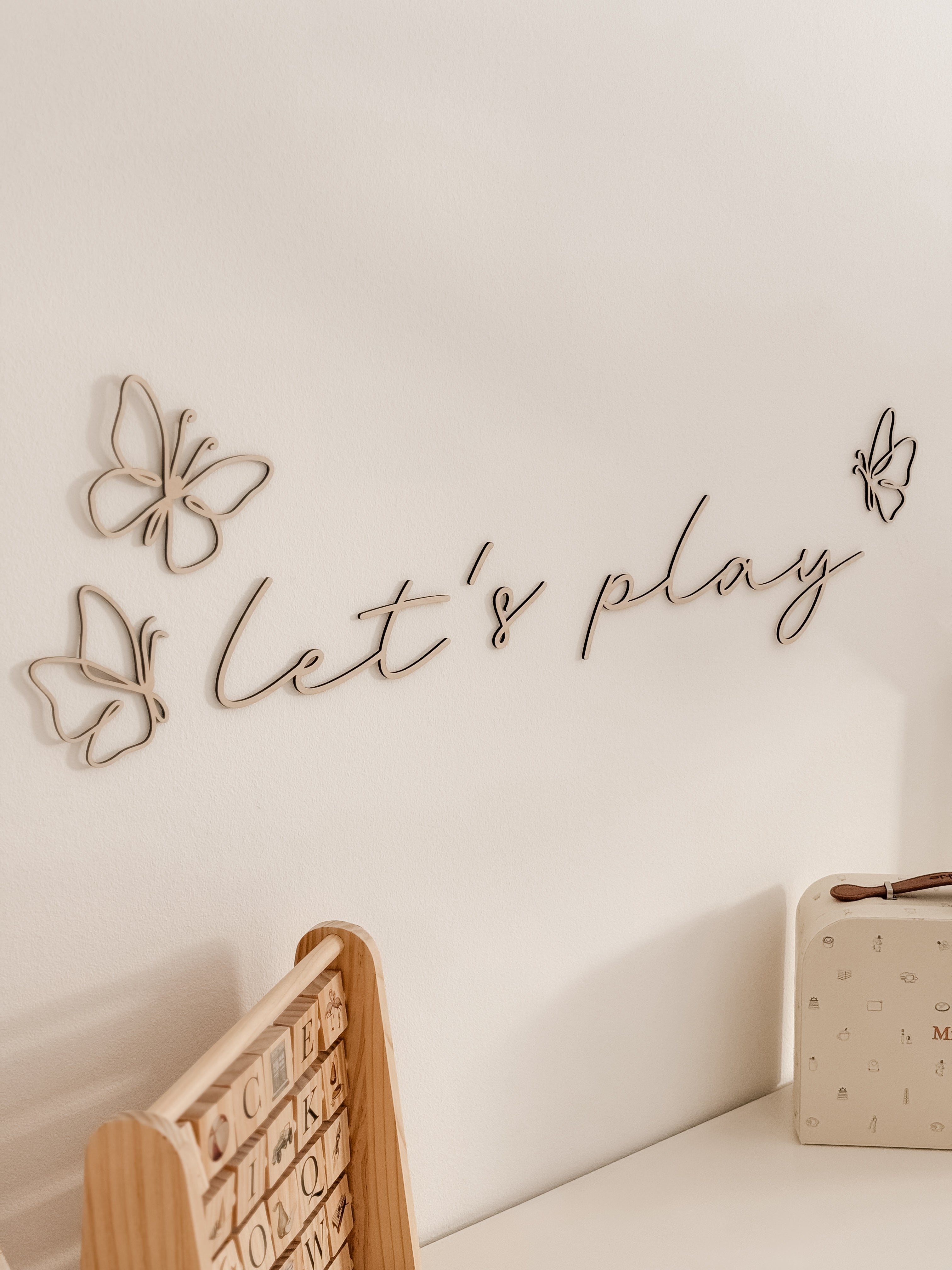 Let’s Play Holzschriftzug – Spielerische Wanddeko fürs Kinderzimmer