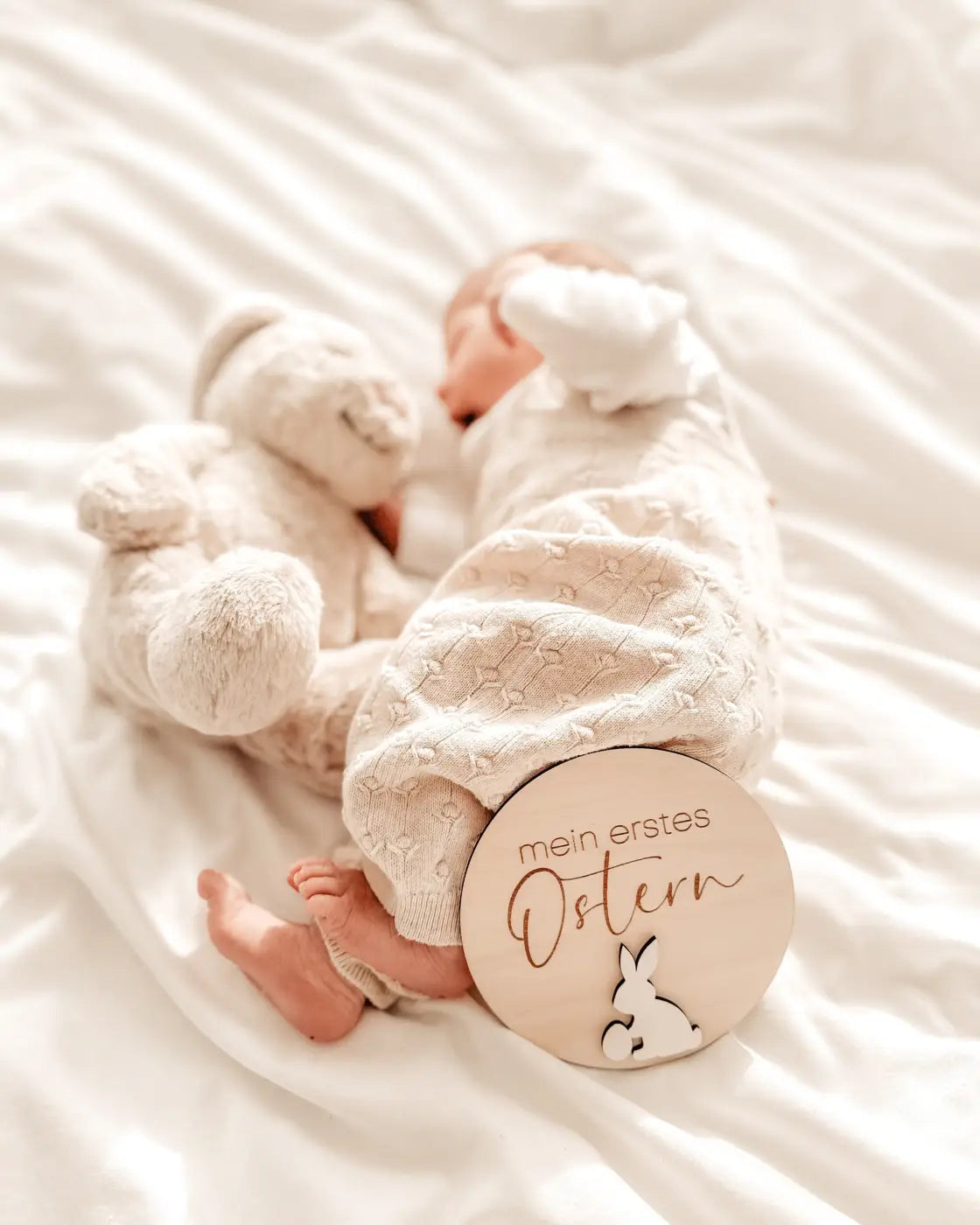 Mein erstes Ostern Meilensteinkarte - Hase weiß Baby