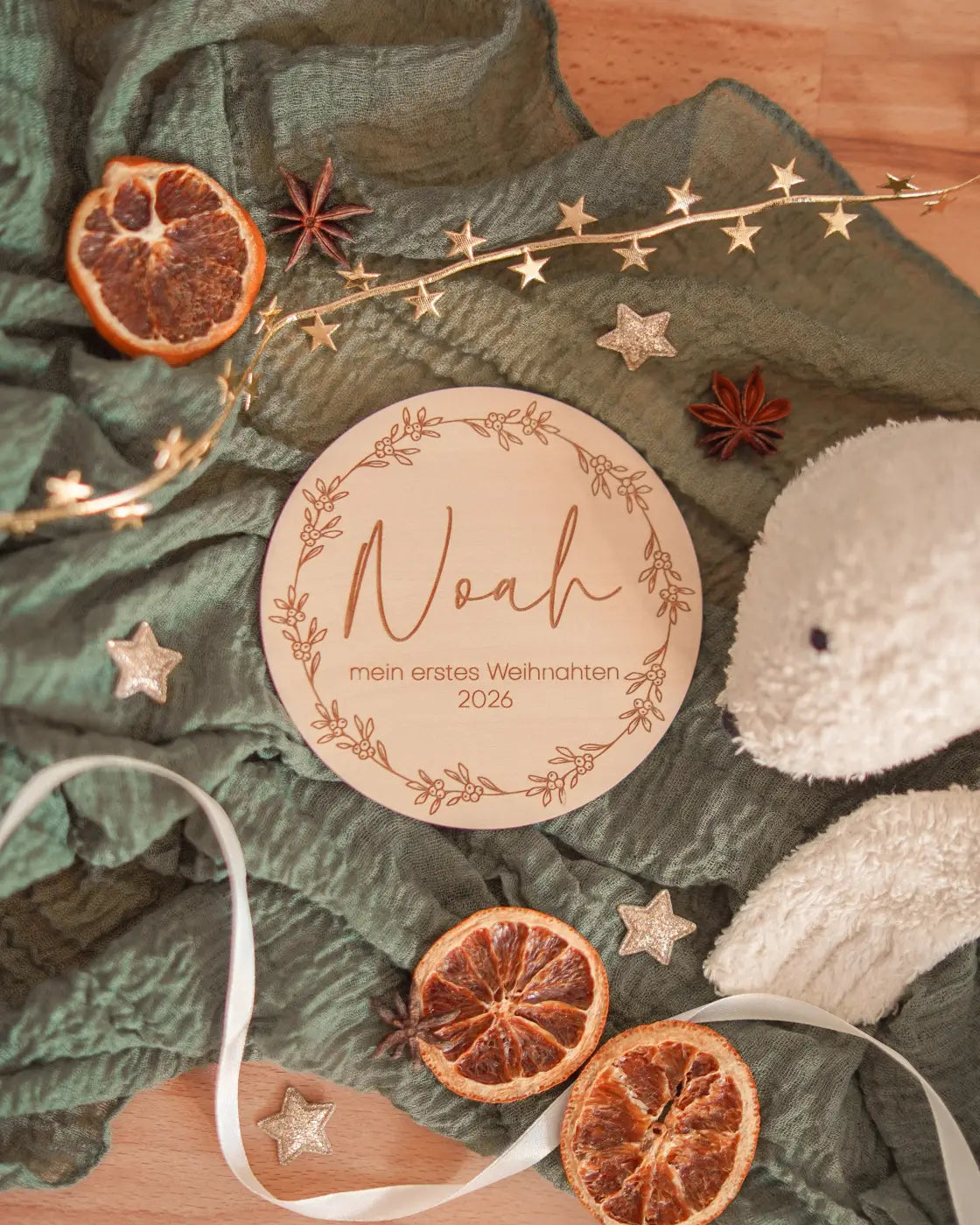 Personalisierte Holzscheibe „mein erstes Weihnachten 2026“ mit Name – Baby Meilenstein Weihnachtsdeko