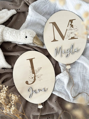 Personalisierter Ballon aus Holz mit Initialen und Namen in verschiedenen Variationen - BohoWildflowerVibes