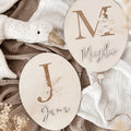 Personalisierter Ballon aus Holz mit Initialen und Namen in verschiedenen Variationen - BohoWildflowerVibes