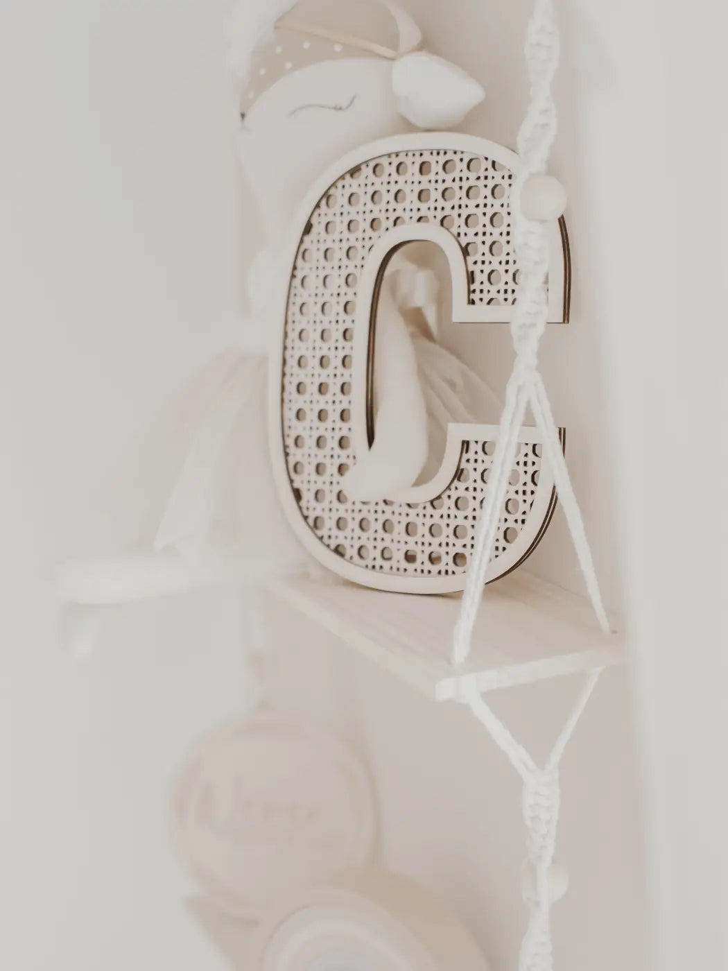 Rattan Buchstabe aus Holz, Wanddekoration, Alphabet, Kinderzimmer und Babyzimmer - BohoWildflowerVibes