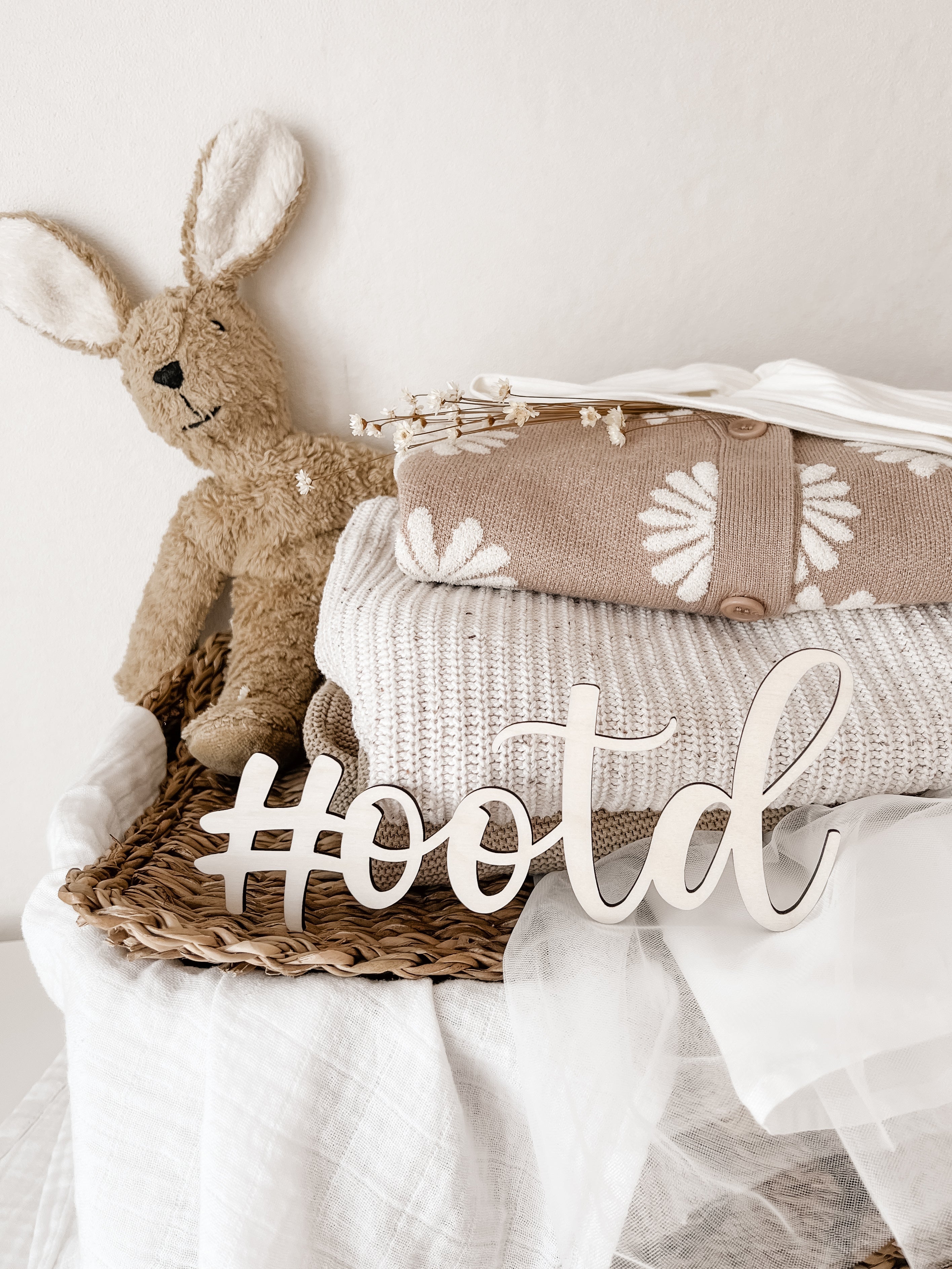 Schriftzug - #ootd, Outfit of the Day in verschiedenen Variationen - BohoWildflowerVibes