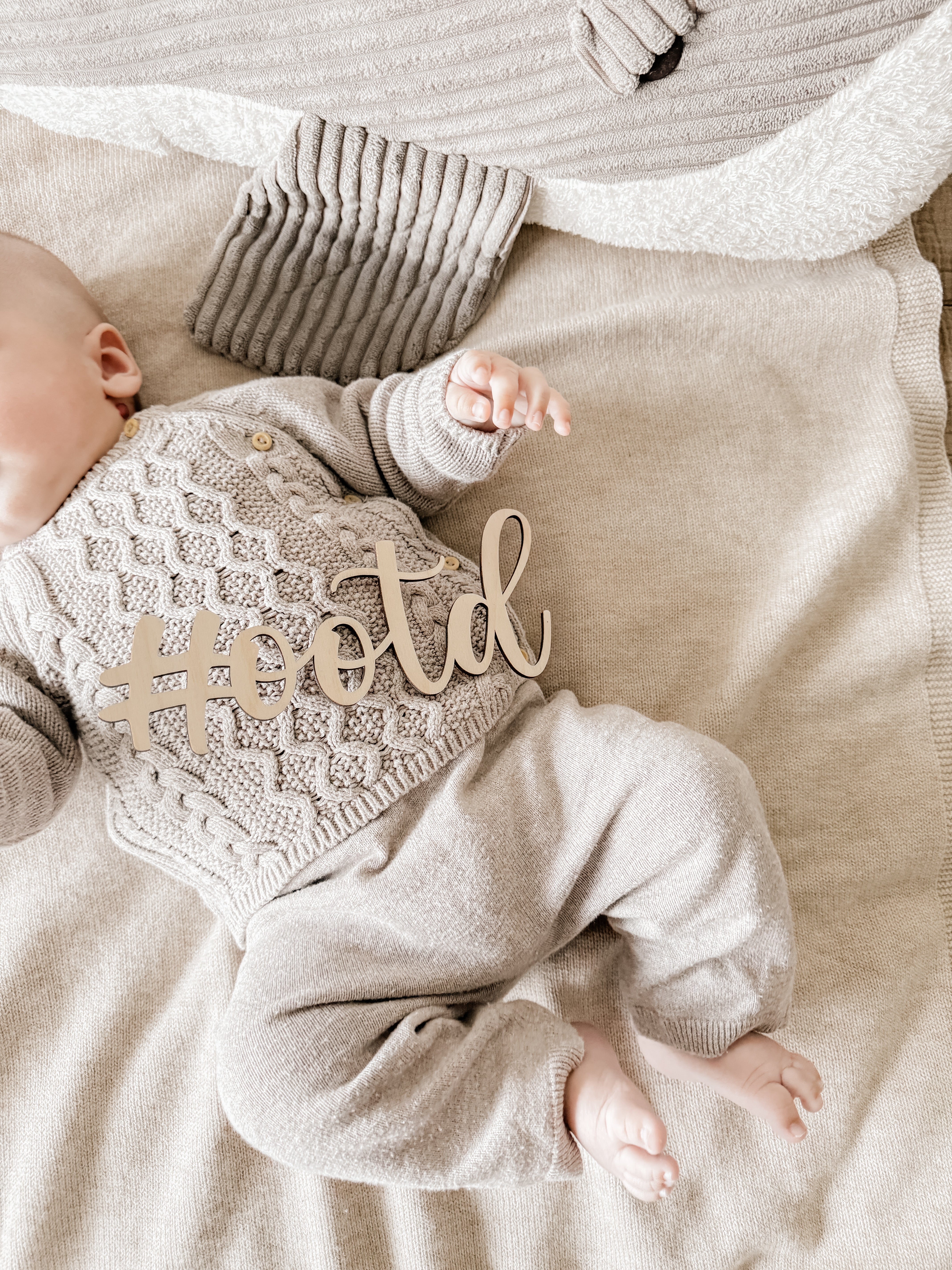 Schriftzug #ootd Outfit of the Day in verschiedenen Variationen