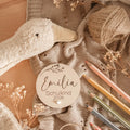Schulkind Scheibe personalisiert | Einschulung Geschenk mit Name & Jahr | Holz Gravur | Schulanfang 2026 2027 | Anhänger