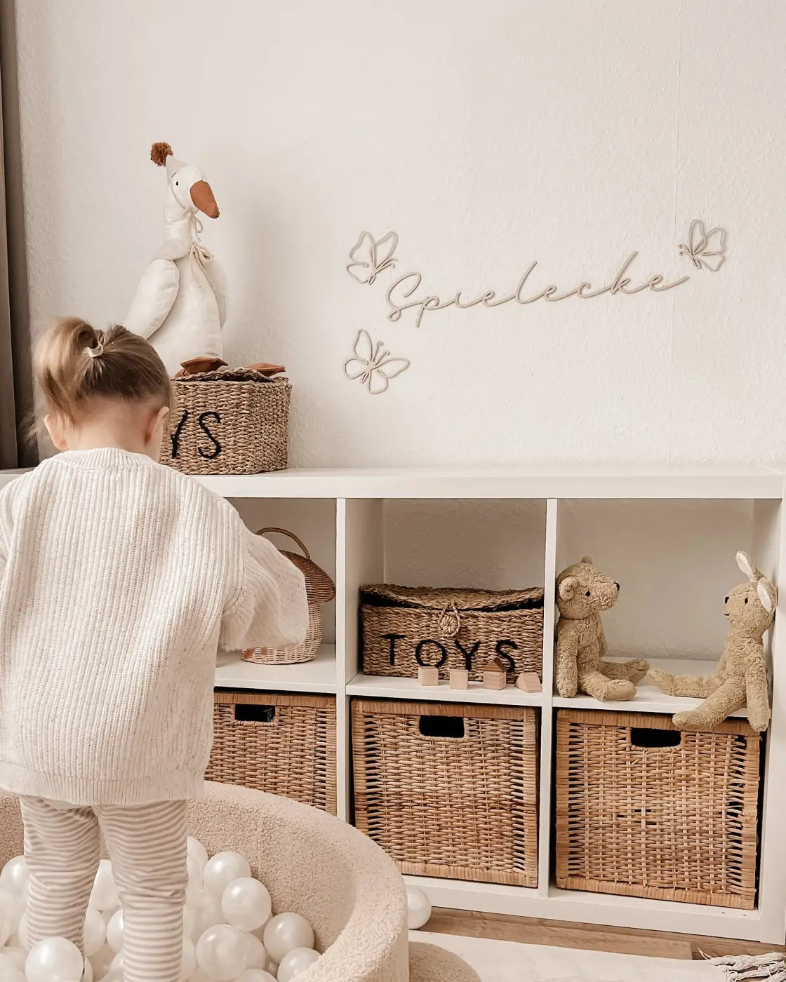Spielecke Holzschriftzug – Spielerische Wanddeko fürs Kinderzimmer